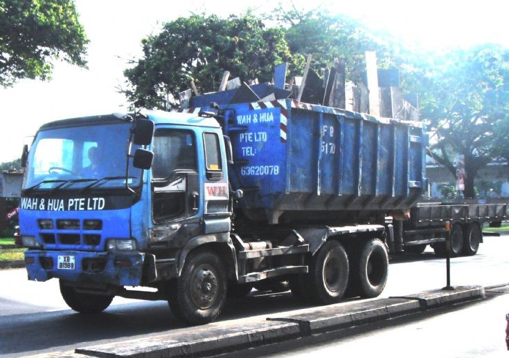 Wah and Hua Pte Ltd Isuzu Giga CXZ  Hook Lift Truck