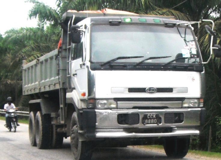 Malaysia nissan used dump truck #8