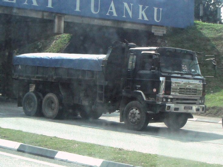 Malaysia nissan used dump truck #10