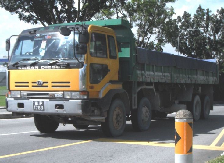 Malaysia nissan used dump truck #4