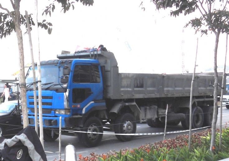 Malaysia nissan used dump truck #3