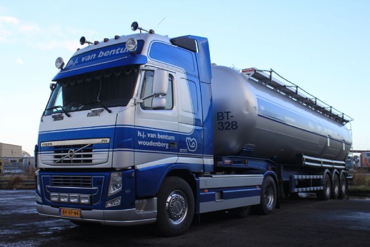 Saw this Volvo FH 500operated by HJvan Bentum BV Woudenberg 