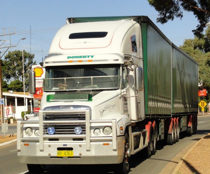 Frieghtliner. Century class