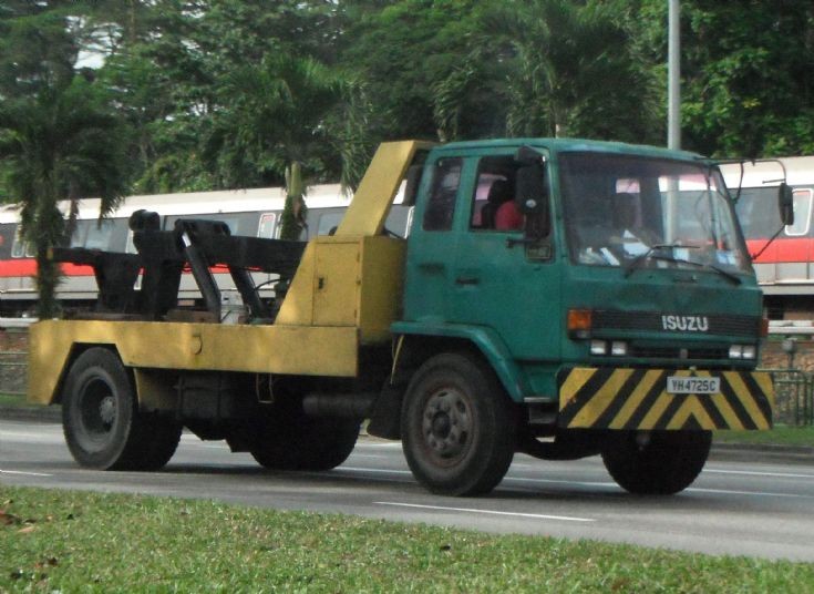 Isuzu Forward FTR Towing Truck