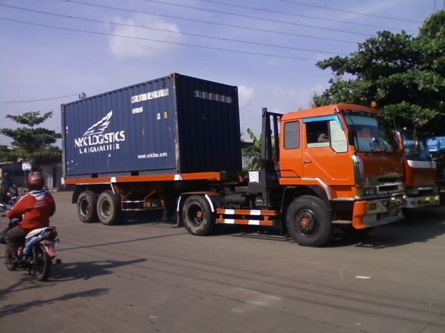 Mitsubishi Trailer