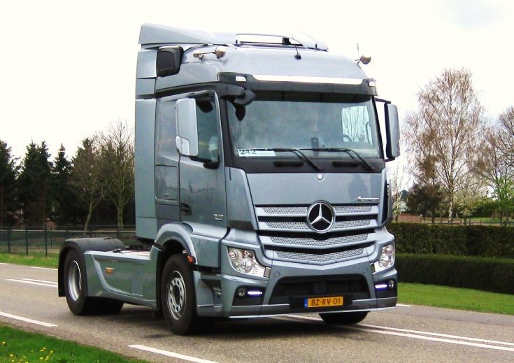 The new mercedes trucks #6