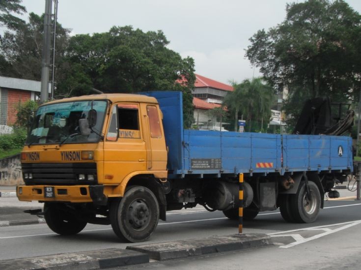 Nissan diesel cargo truck #9