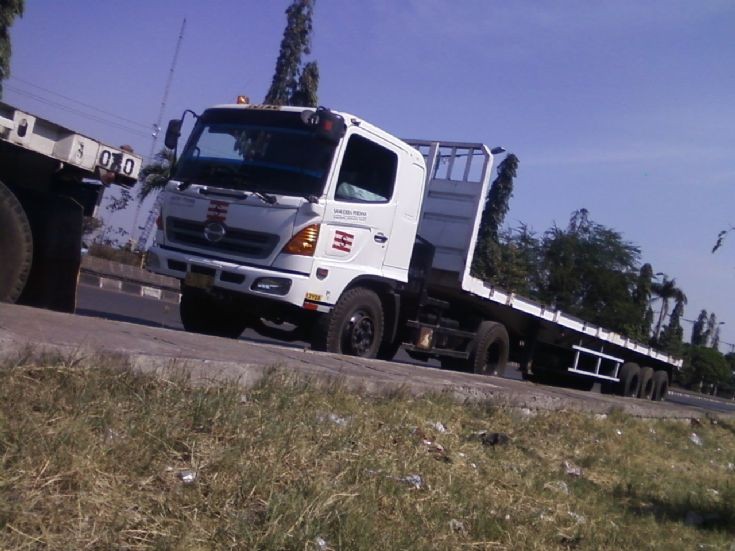hino truck indonesia