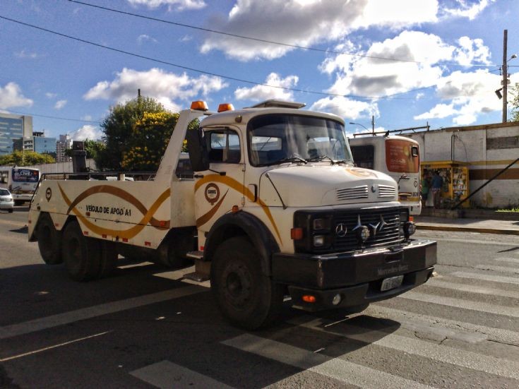 Mercedes benz trucks in brazil #4