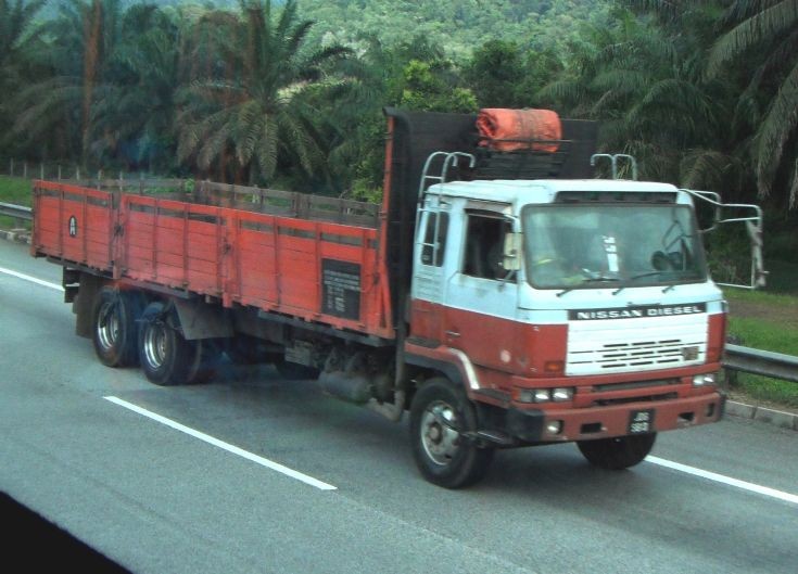 Nissan ud truck malaysia #2