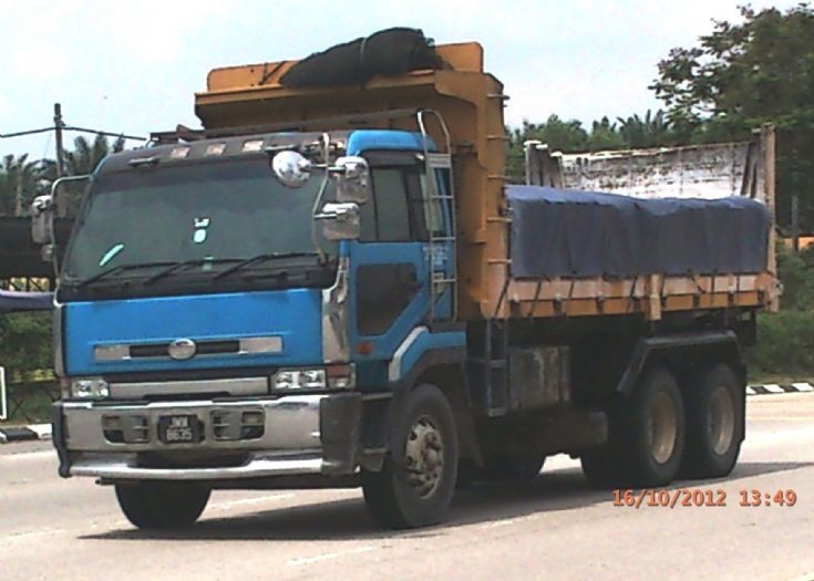 Malaysia nissan used dump truck #2