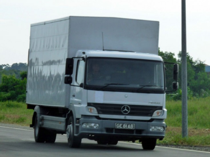 Mercedes delivery truck #4