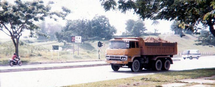 Mitsubishi Fuso dump truck