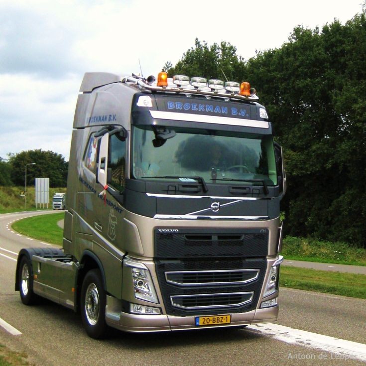 Truck Photos - 2013 New Volvo Fh