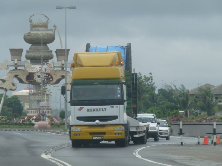 Jasra Rentals Renault tractor