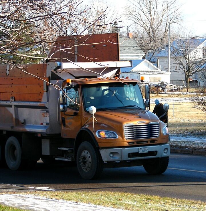 Freightliner with dumper