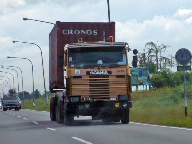 Scania 13H tractor and trailer