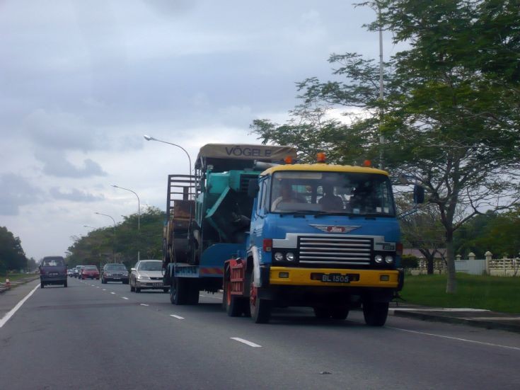 Hino SH tractor and trailer