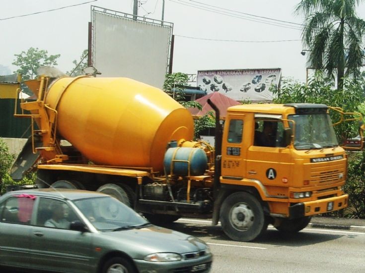Nissan Diesel Concrete Mixer Truck