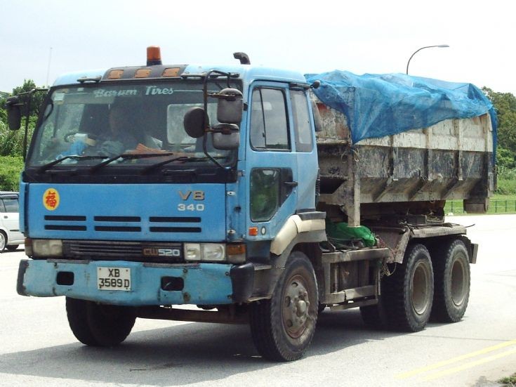 Nissan Diesel Skid Dump Truck