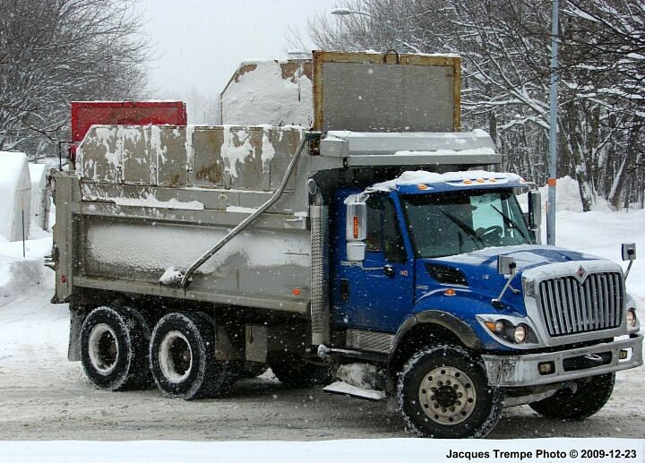 International snow truck