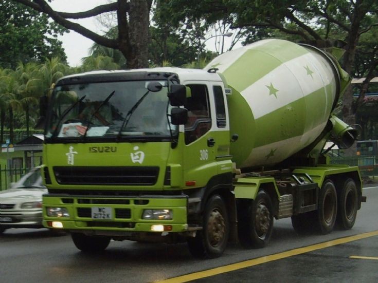 G&W Concrete Pte Ltd CYH Isuzu 4 Axle Concrete Mixer Truck