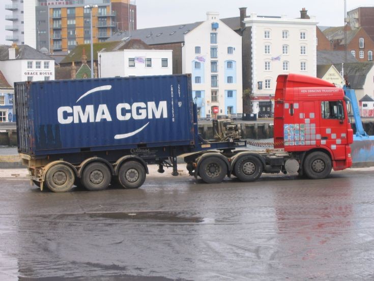 Ken Simmons Daf XF with short tri-axle tipping trailer