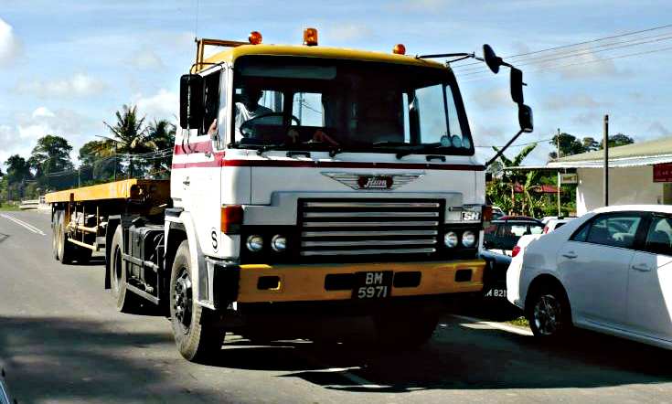 Hino SH tractor and trailer