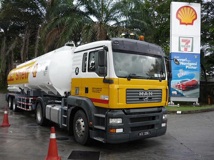 MAN TGA Shell tanker