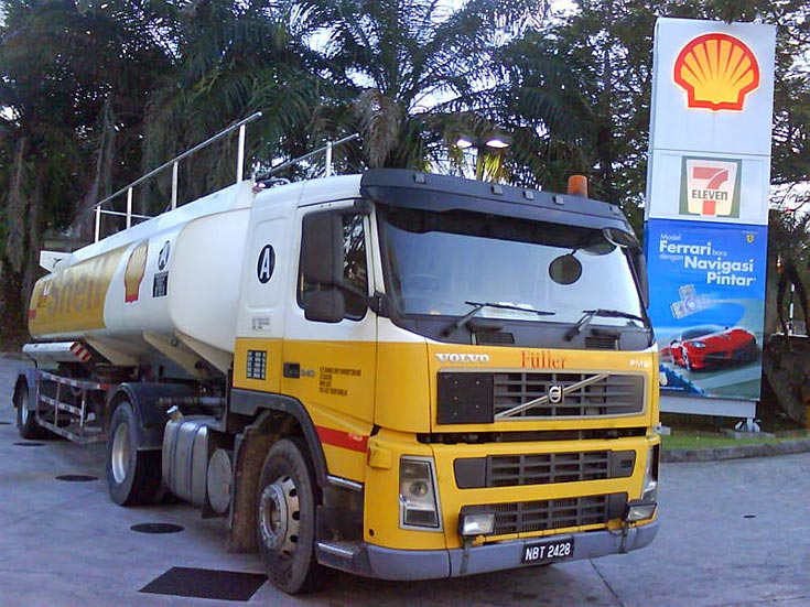 Volvo FM9 340 Shell Tanker