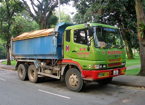 Hua Tiong Contractor Pte Ltd FV519J Mitsubishi Fuso Dump Truck  