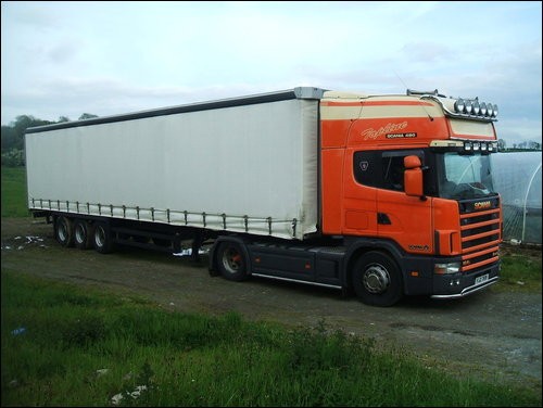 Barry Hughes Transport Scania 164 CLASSIC