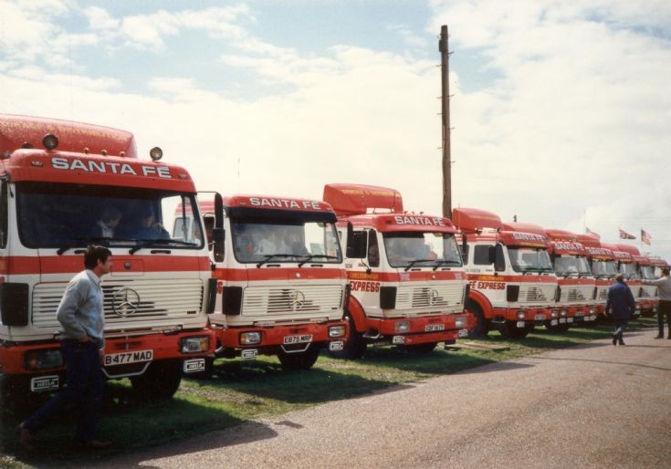 Mercedes-Benz line up at Truckfest 1987