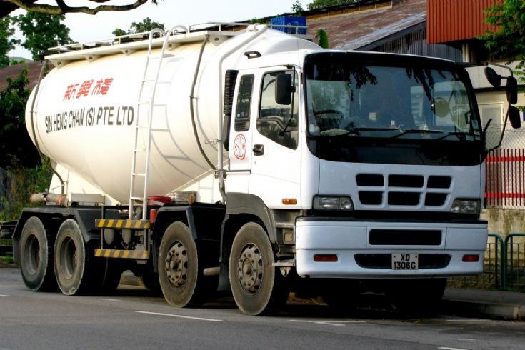 Isuzu CXH Cement Tanker (Sin Heng Chan)