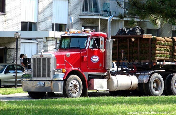 Peterbilt from Excavation Real Jean in SteFoy Quebec 201071