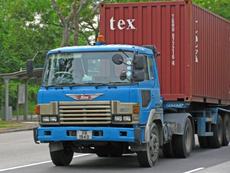 Hino 4x2 Super Dolphin SH