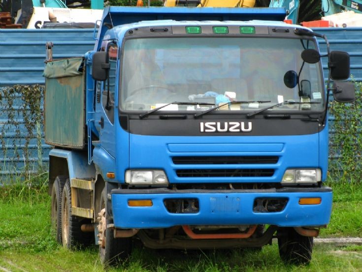 Isuzu Giga tipper