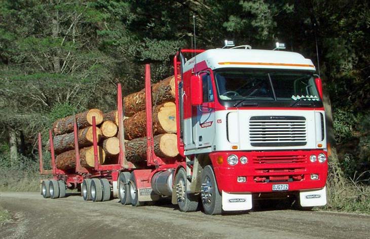 freightliner logging truck