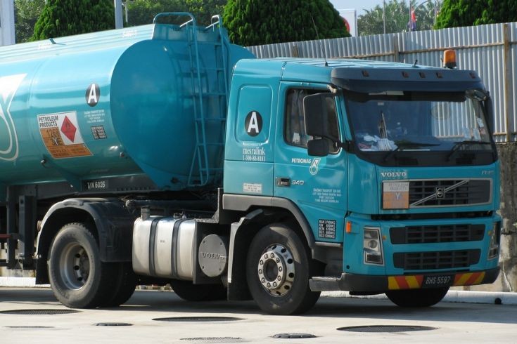 Petronas Volvo FM9-340  at Gelang Patah R&R Petrol Station, Johor, Malaysia