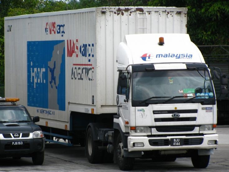 Nissan diesel ud truck malaysia #4