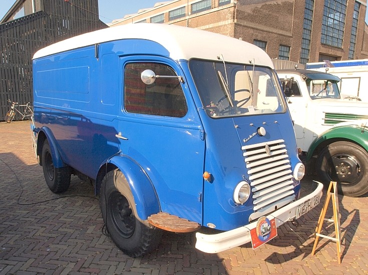 1954 Renault Goelette registration VIE-HL 462 at 'Historisch Weekeind Den Helder', The Netherlands