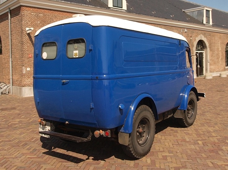 1954 Renault Goelette registration VIE-HL 462 at 'Historisch Weekeind Den Helder', The Netherlands