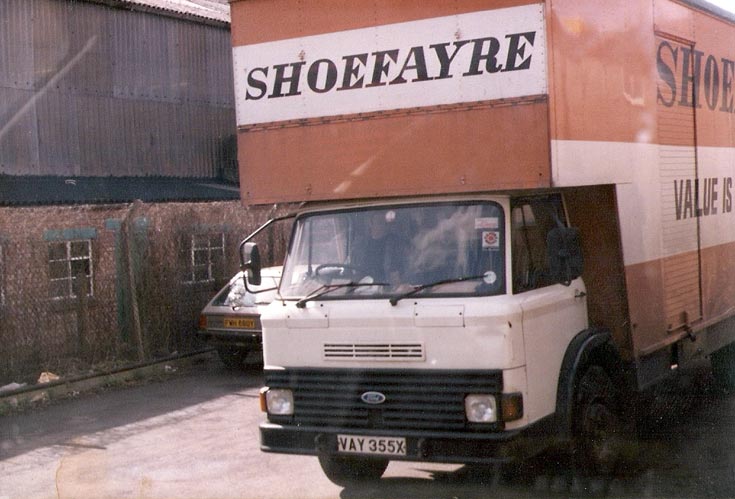 Ford 1311 D series, Luton - reg VAY355X
