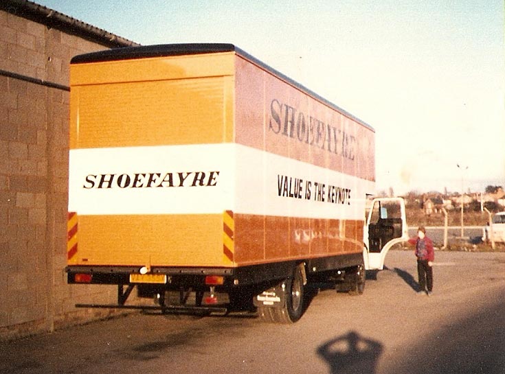 1982 Ford D series - Shoefayre, Luton