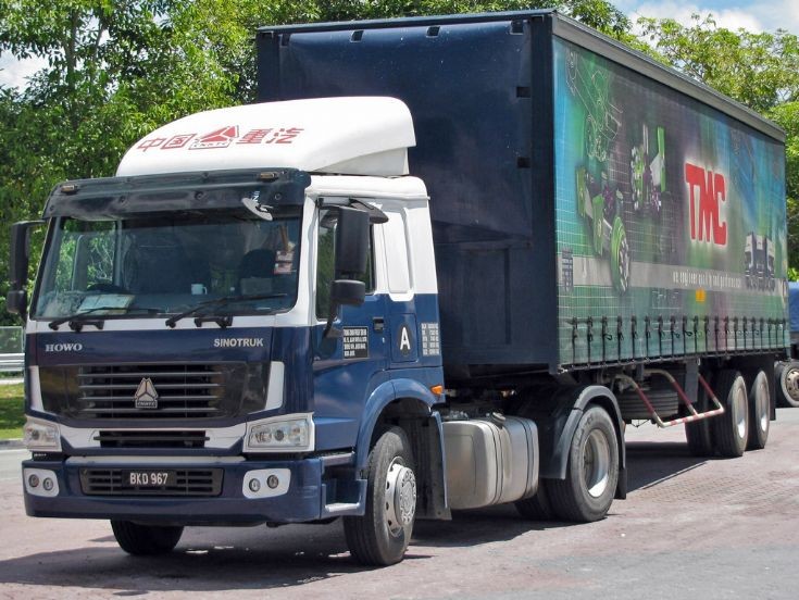 Sinotruk Howo 4x2 - Volvo cab?