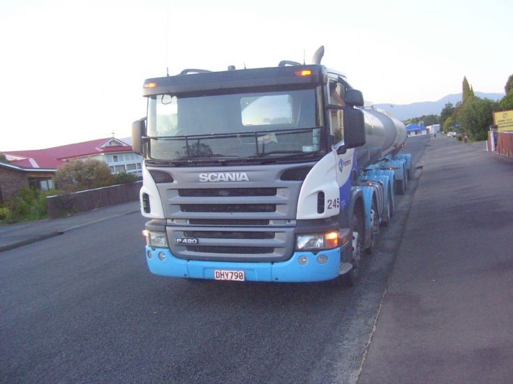 My Uncle's 2006 SCANIA P420 DHY790