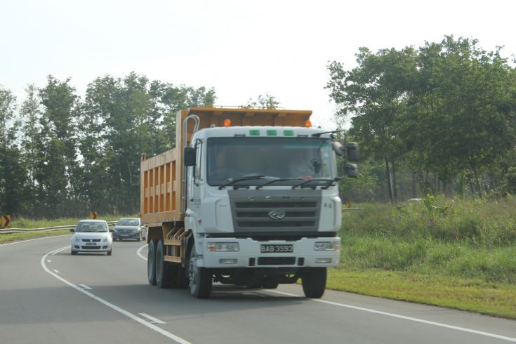 CAMC bulk dump truck
