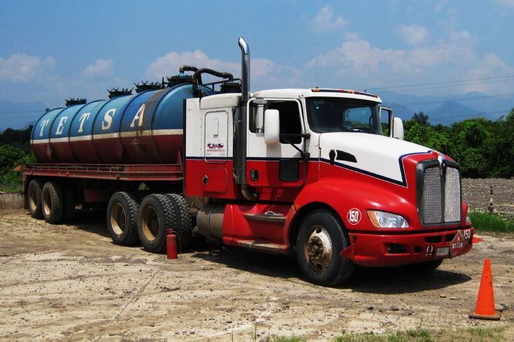 TETSA cistern Kenworth truck