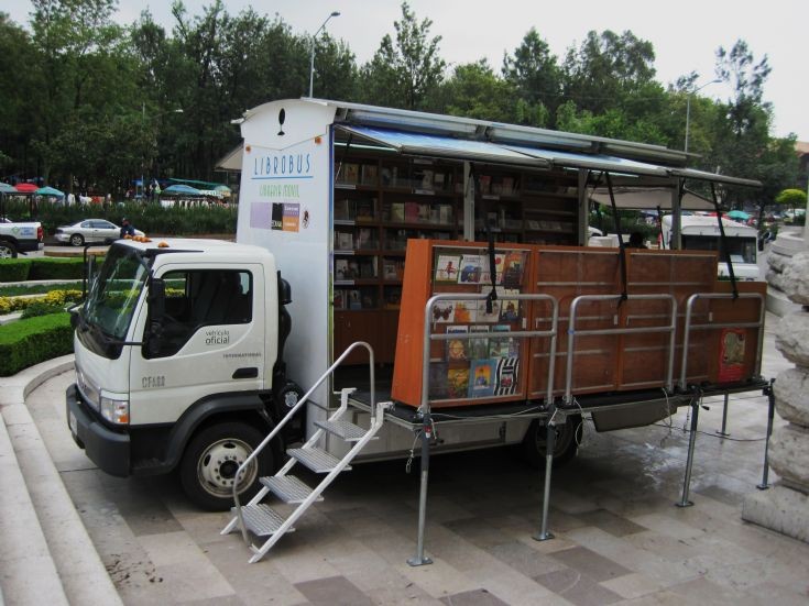 International CF600 mobile library
