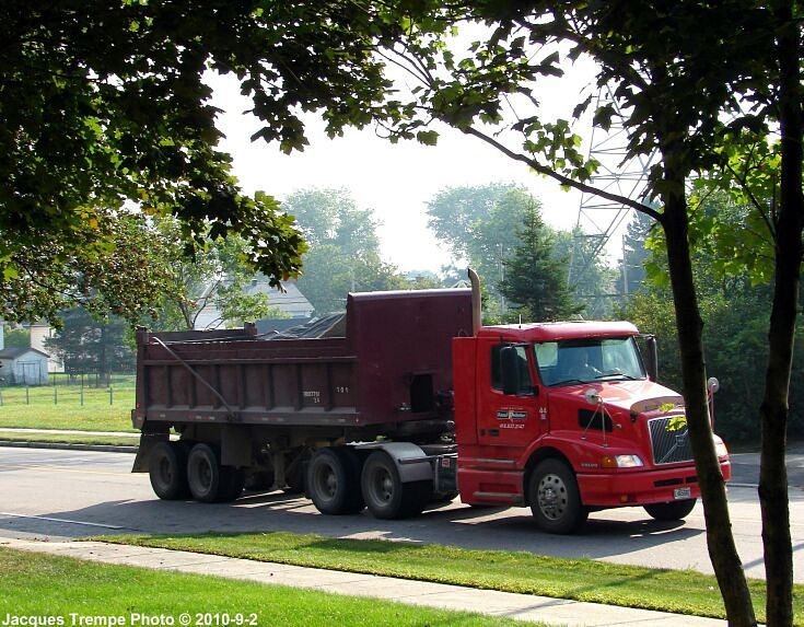 Volvo dump truck from Raoul Pelletier